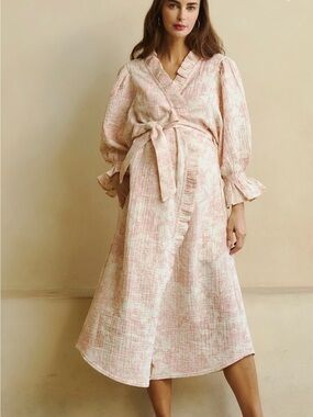 Nothing Fits But MUSLIN GAUZE ROBE